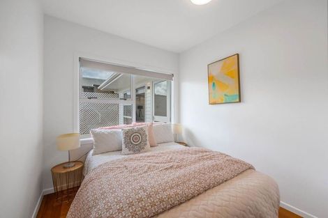 Photo of property in 1/11 Corunna Road, Milford, Auckland, 0620