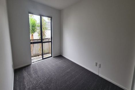 Photo of property in 37 Rakich Place, Henderson, Auckland, 0612