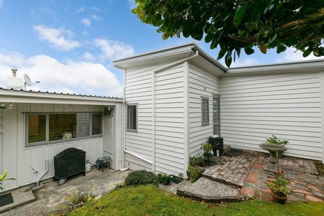 Photo of property in 27 David Crescent, Karori, Wellington, 6012