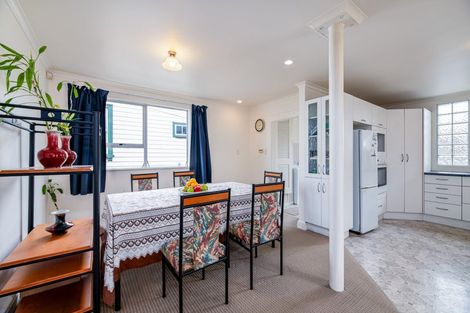 Photo of property in 71 Hutchinson Avenue, New Lynn, Auckland, 0600