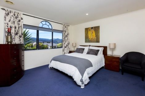 Photo of property in 12 Betty Watt Grove, Riverstone Terraces, Upper Hutt, 5018