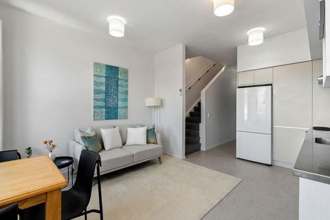 Photo of property in 33 Karo Drive, Te Aro, Wellington, 6011