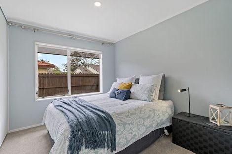 Photo of property in 8 Sheriff Place, Randwick Park, Auckland, 2105