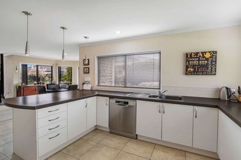 Photo of property in 9 Barry Curtis Place, Levin, 5510