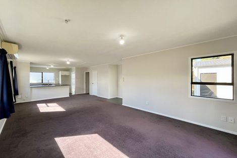 Photo of property in 2/2 Sevilla Place, Unsworth Heights, Auckland, 0632