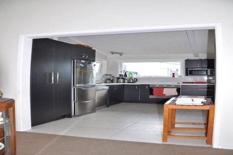 Photo of property in 64 Beach Road, Pahurehure, Papakura, 2113