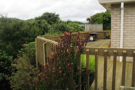 Photo of property in 9 Mariners Way, Whitby, Porirua, 5024