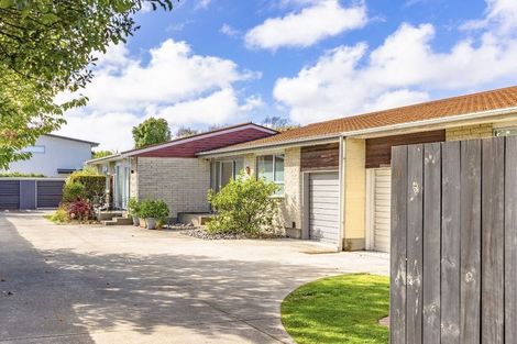 Photo of property in 2/104 Picton Avenue, Riccarton, Christchurch, 8011