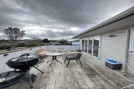 Photo of property in 62 La Rosa Street, Green Bay, Auckland, 0604