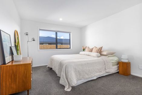 Photo of property in 12 Ash Close, Levin, 5510