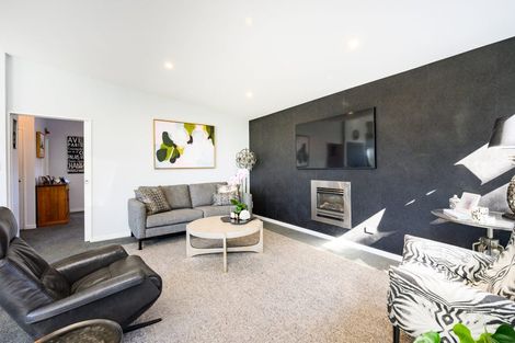Photo of property in 1 Kensington Mews, Hokowhitu, Palmerston North, 4410