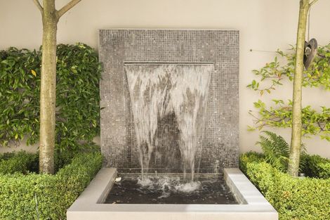 Photo of property in 103 Aikmans Road, Merivale, Christchurch, 8014