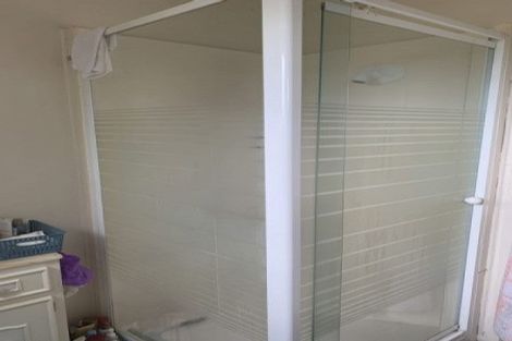 Photo of property in 1/227 East Coast Road, Campbells Bay, Auckland, 0620