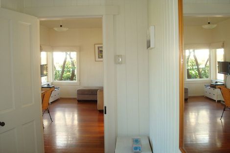 Photo of property in 27 Bournemouth Terrace, Murrays Bay, Auckland, 0630