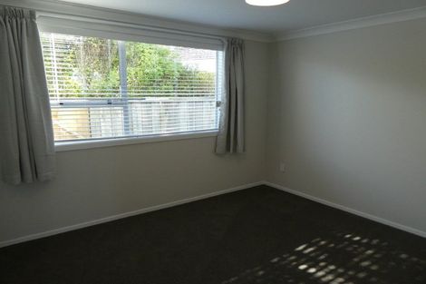 Photo of property in 20b Chetwode Grove, Newlands, Wellington, 6037
