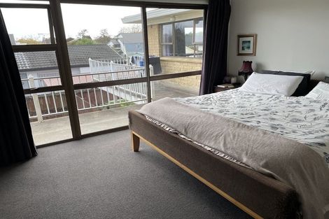 Photo of property in 34 Gilbass Avenue, Hamilton Lake, Hamilton, 3204