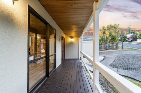 Photo of property in 5 Chardon Place, Henderson, Auckland, 0612