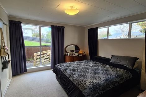 Photo of property in 35 Brightwater Crescent, Totara Park, Upper Hutt, 5018