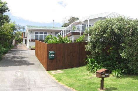 Photo of property in 29a Tindalls Bay Road, Tindalls Beach, Whangaparaoa, 0930