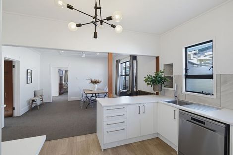 Photo of property in 77 Wellesley Road, Napier South, Napier, 4110