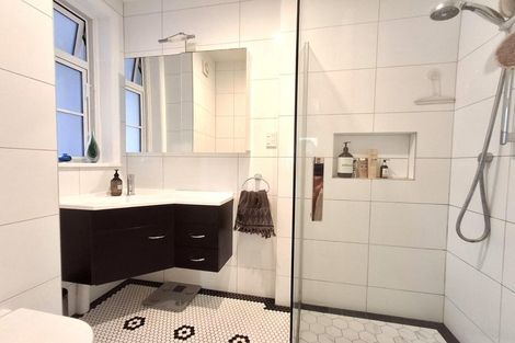 Photo of property in Nissen Court, 11f Hawker Street, Mount Victoria, Wellington, 6011