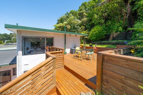 Photo of property in 11 Bogle Grove, Stokes Valley, Lower Hutt, 5019