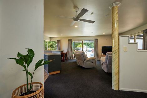 Photo of property in 42 Kotare Place, South Bay, Kaikoura, 7300