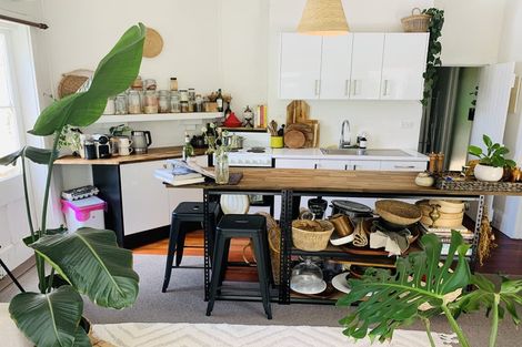 Photo of property in 9-9a Spencer Road, Hospital Hill, Napier, 4110