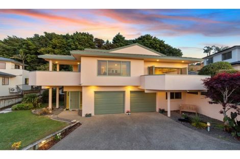 Photo of property in 26 Silkwood Grove, Totara Heights, Auckland, 2105