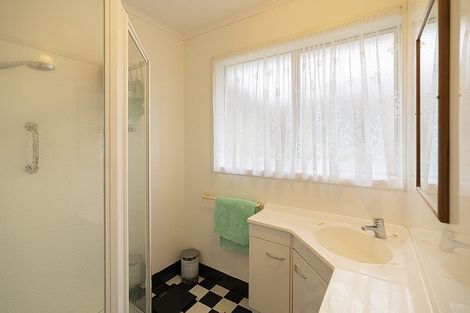 Photo of property in 18 Anthony Grove, Paraparaumu Beach, Paraparaumu, 5032