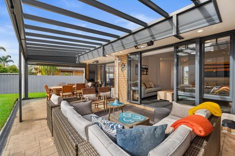 Photo of property in 108 Lakeside Drive, Orewa, 0931