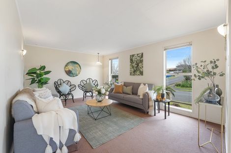 Photo of property in 5c Riversdale Drive, Merrilands, New Plymouth, 4312