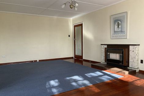 Photo of property in 5 Devon Place, Roslyn, Palmerston North, 4414