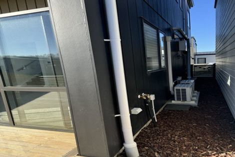 Photo of property in 14 Parahau Road, Papakura, 2110