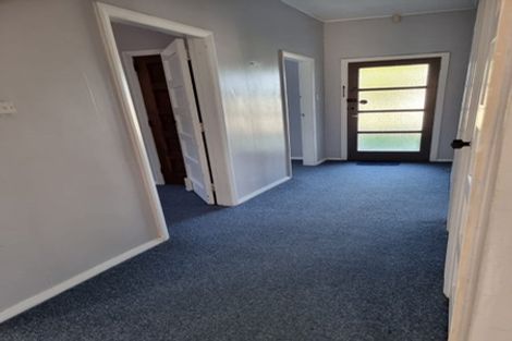 Photo of property in 9 Waiohua Road, Greenlane, Auckland, 1061