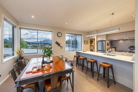 Photo of property in 10 Sunnyside Lane, Wanaka, 9305
