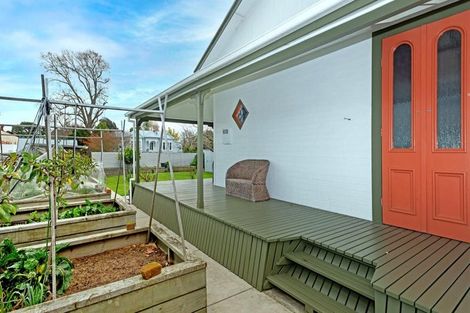 Photo of property in 17 Ormond Road, Whataupoko, Gisborne, 4010