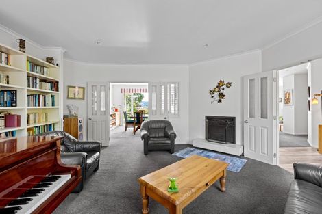 Photo of property in 85 Whangaparaoa Road, Red Beach, 0932
