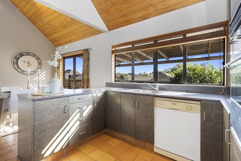 Photo of property in 10a Burn-murdoch Street, St Andrews, Hamilton, 3200