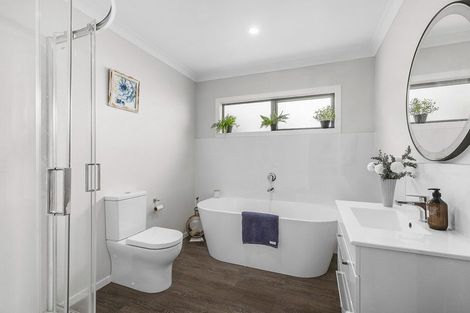 Photo of property in 84 Endeavour Drive, Whitby, Porirua, 5024