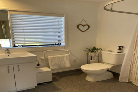 Photo of property in 3 Bellbird Place, Orewa, 0931