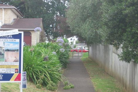 Photo of property in 1/25 James Evans Drive, Northcote, Auckland, 0627