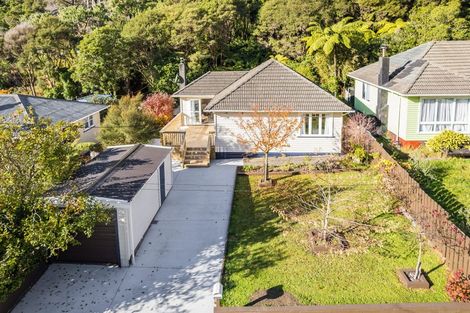 Photo of property in 27 Sunny Grove, Wainuiomata, Lower Hutt, 5014