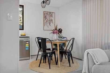 Photo of property in 2/21 Nearco Street, Randwick Park, Auckland, 2105