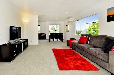 Photo of property in 1/13 Sunnynook Road, Forrest Hill, Auckland, 0620