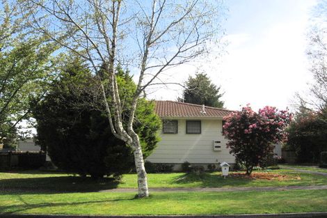 Photo of property in 6 Matthew Place, Kawaha Point, Rotorua, 3010