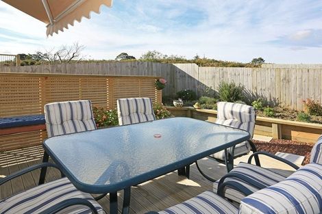 Photo of property in 11 Sheehan Road, Te Atatu South, Auckland, 0610