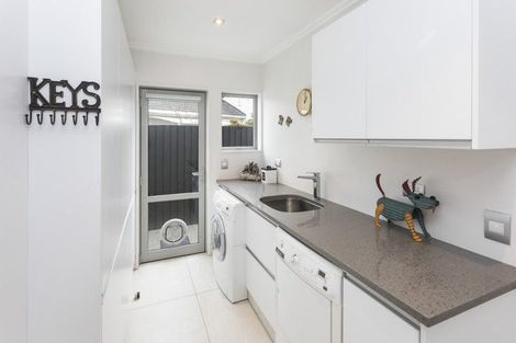 Photo of property in 11 Roa Road, Fendalton, Christchurch, 8041