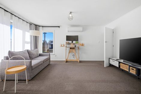 Photo of property in 33 Fovant Street, Russley, Christchurch, 8042