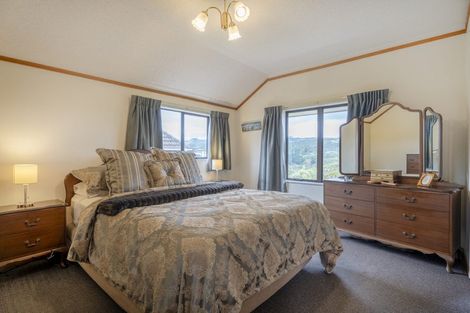 Photo of property in 7 Montrose Grove, Churton Park, Wellington, 6037